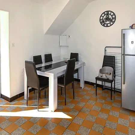Holiday home 2 Bedroom Pet Friendly In Ruoms
