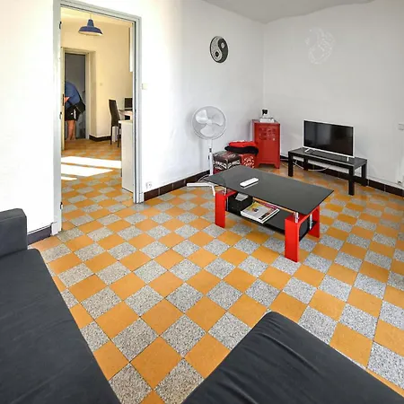 Ferienhaus 2 Bedroom Pet Friendly In Ruoms