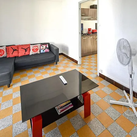 2 Bedroom Pet Friendly In *