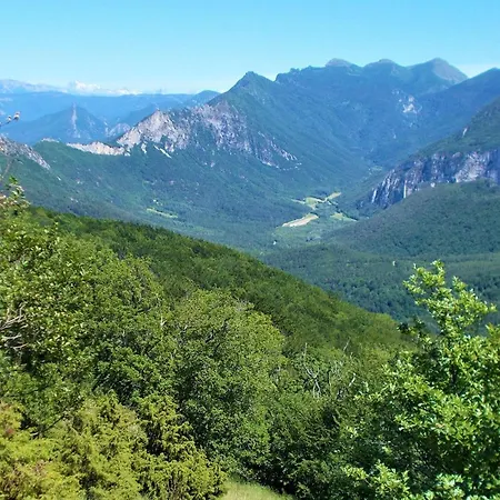 Holiday home 2 Bedroom Pet Friendly In *